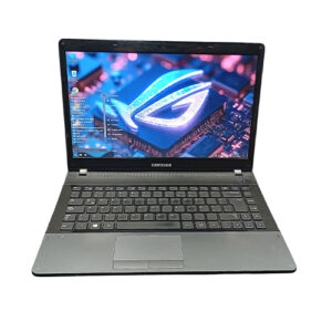 Samsung NP300 E4C con Intel i3 2370m SSD120gb RAM 8GB